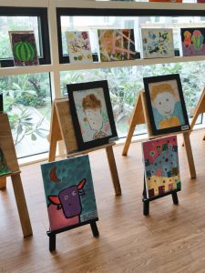 Chân dung chúng mình